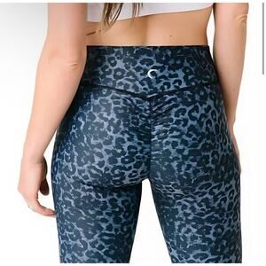 Zyia‎ Active Stone Leopard Printed Scrunchy Light & Luxe Activewear Leggings - 2